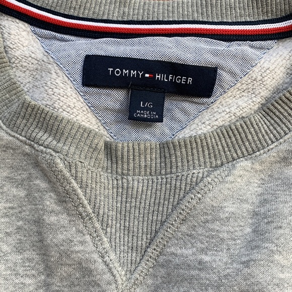 Two pullovers - Picture 3 of 5